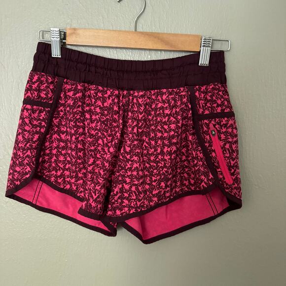 LULULEMON Tracker Short Mountain Peaks Bon Bon Bordeaux Drama Size 6 - Picture 1 of 4